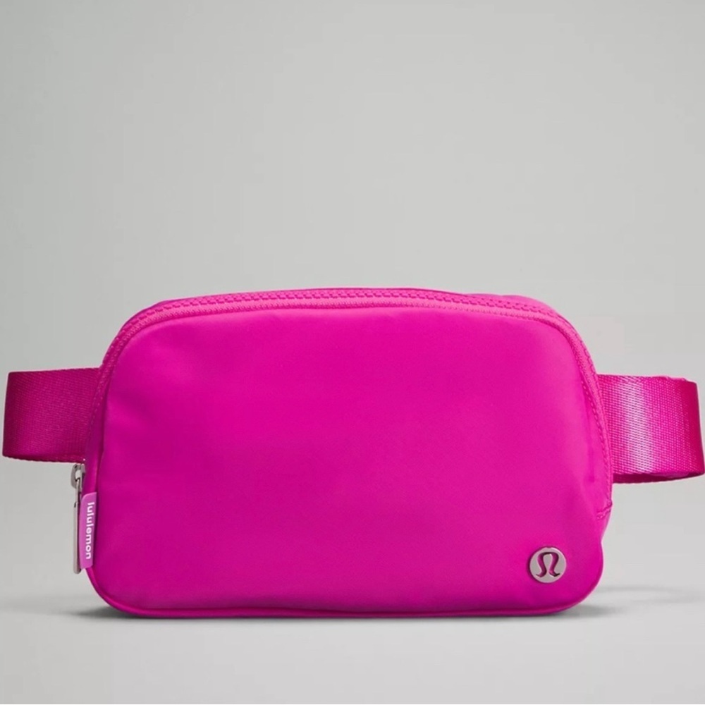 🆕LULULEMON EVERYWHERE BELT BAG PINK